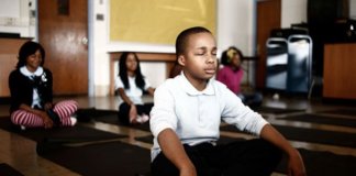 Esta escola substituiu a suspensão por meditação e o resultado foi incrível