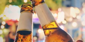 Cada lata de cerveja é equivalente a um pão francês, alertam nutricionostas