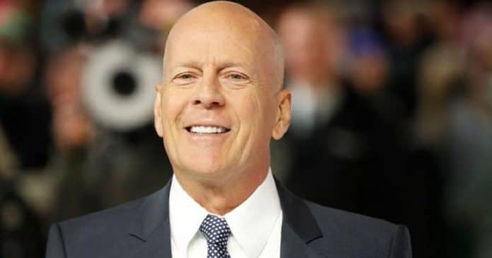 Bruce Willis foi diagnosticado com demência, informam Demi Moore e esposa do astro