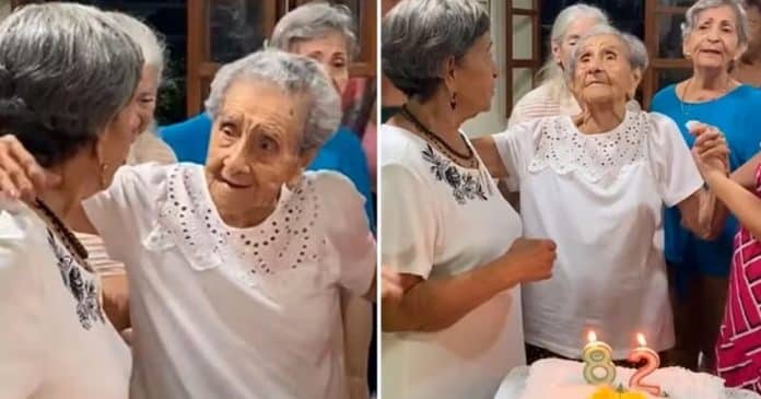 Idosa comemora aniversário de 82 anos com a mãe de 104 e comove a web