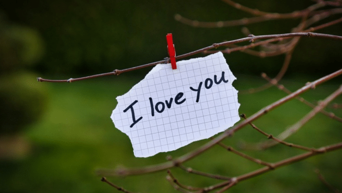 Por que dizer “eu te amo” pode ser tão difícil? Psicólogos dão dicas para aliviar o coração