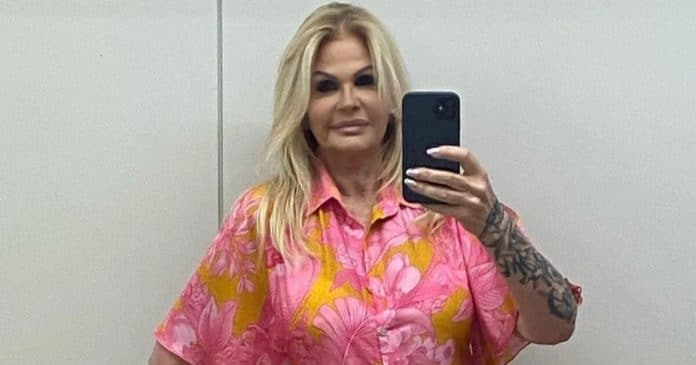 Monique Evans faz desabafo sobre depressão e transtorno borderline: ‘Não quero me internar’