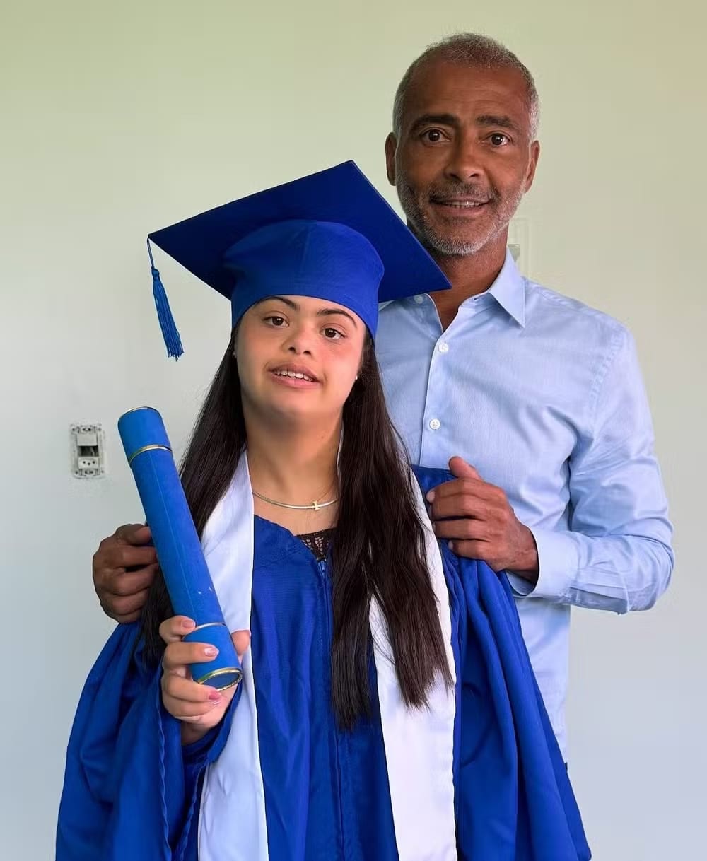 psicologiasdobrasil.com.br - Romário se emociona com discurso de formatura da filha: 'A síndrome de down não me impediu de conquistar o meu espaço'