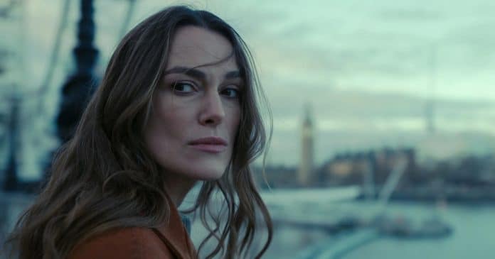 Nova série de espionagem da Netflix traz Keira Knightley em uma trama eletrizante